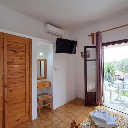 Camelia Skiathos stad