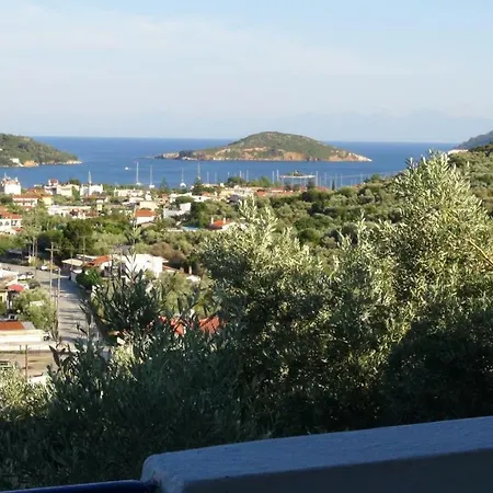 Camelia Skiathos stad