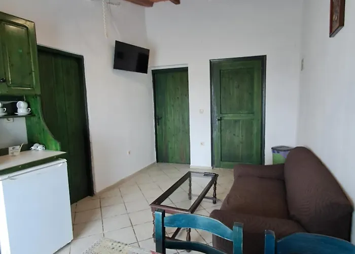 Camelia Skiathos Town