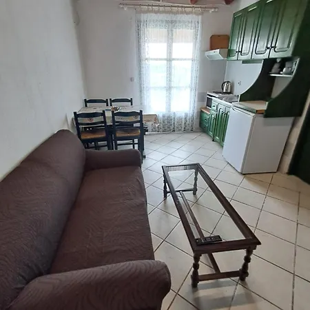 Camelia Apartment