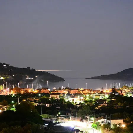 Camelia Skiathos-Stadt