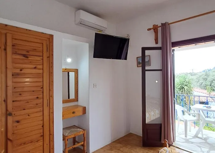 Camelia Skiathos stad