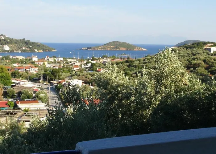 Camelia Skiathos stad